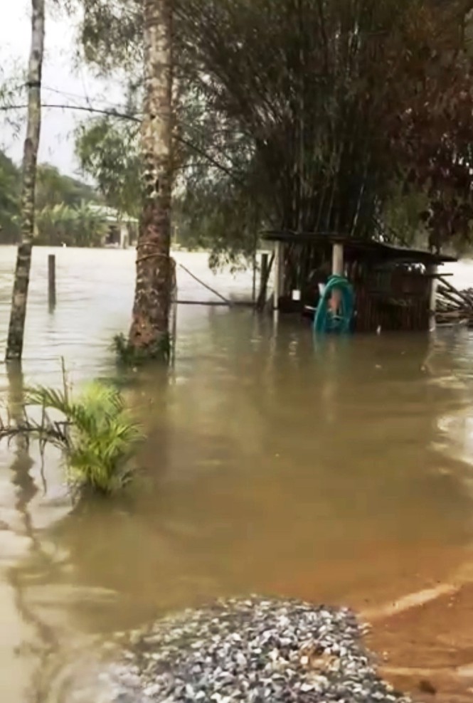 Thừa Thiên Huế: Mưa lớn diện rộng, nhiều nơi tái ngập lụt và sạt lở đất - ảnh 5