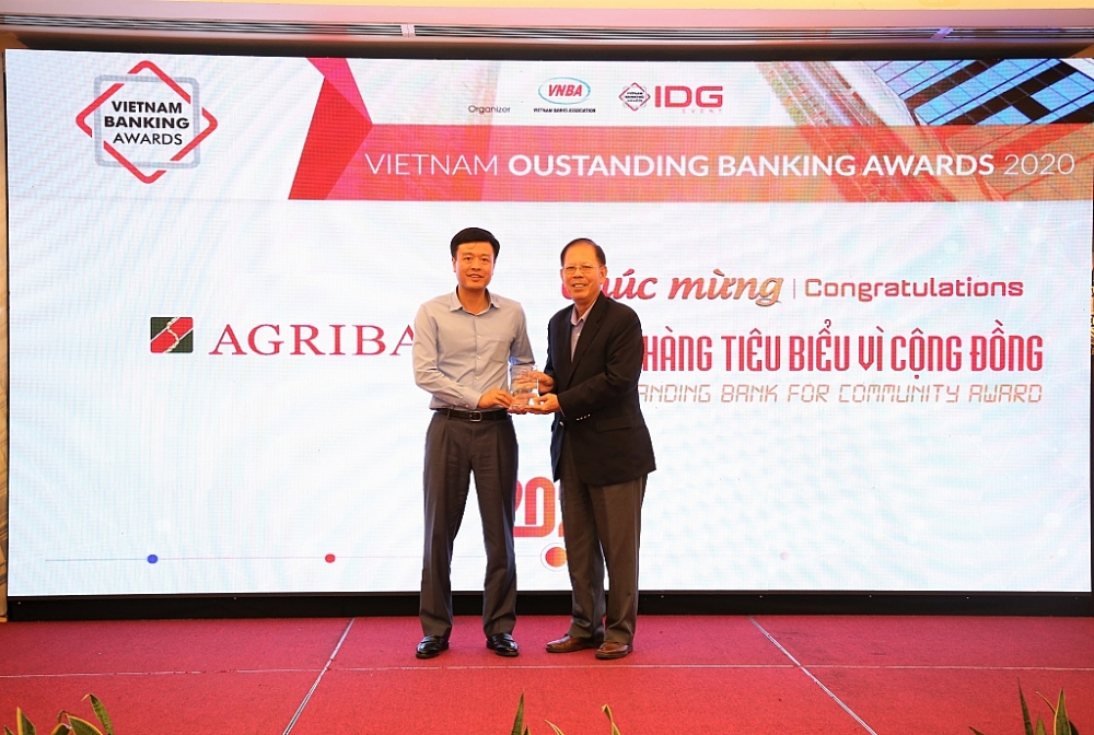 Agribank được vinh danh 2 giải thưởng Ngân hàng Việt Nam tiêu biểu 2020