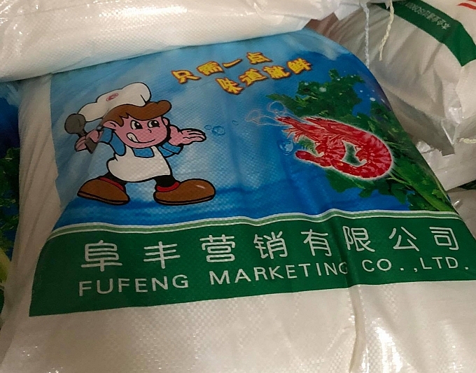 Trên bao bì bôt ngọt đều thể hiện bằng tiếng Trung Quốc.