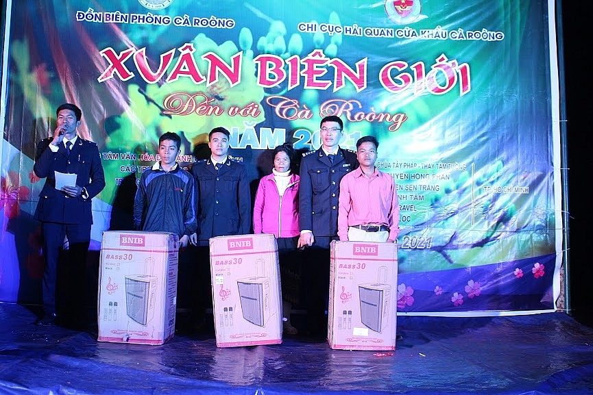 Thanh niên Hải quan Quảng Bình với chương trình “Xuân biên giới”
