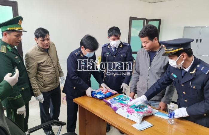 Bắt 3 đối tượng mang theo 1,8 kg ma túy khi nhập cảnh từ Lào vào Việt Nam