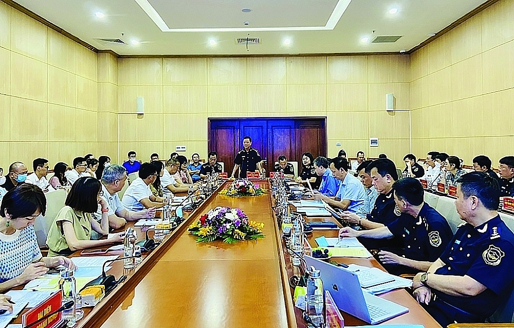Lãnh đạo Cục Hải quan Quảng Ninh gặp mặt hơn 20 doanh nghiệp mới được cấp giấy chứng nhận ưu đãi đầu tư, hoạt động XNK trên địa bàn trong năm 2022. Ảnh: Hải quan Quảng Ninh