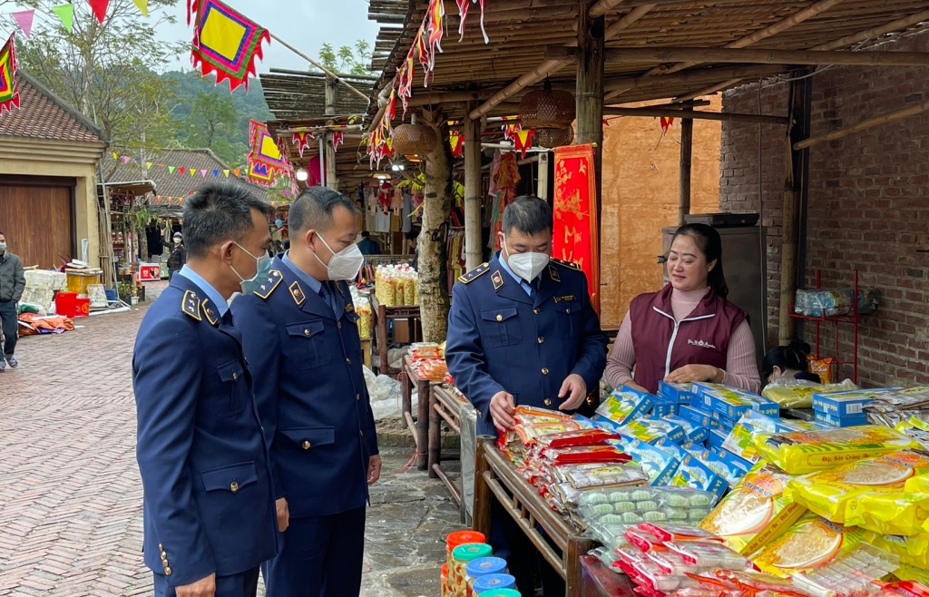 Quảng Ninh: Siết chặt quản lý hoạt động kinh doanh, dịch vụ trong các lễ hội