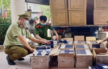 Quảng Bình: Phát hiện xe tải vận chuyển 3.000  bao thuốc lá lậu