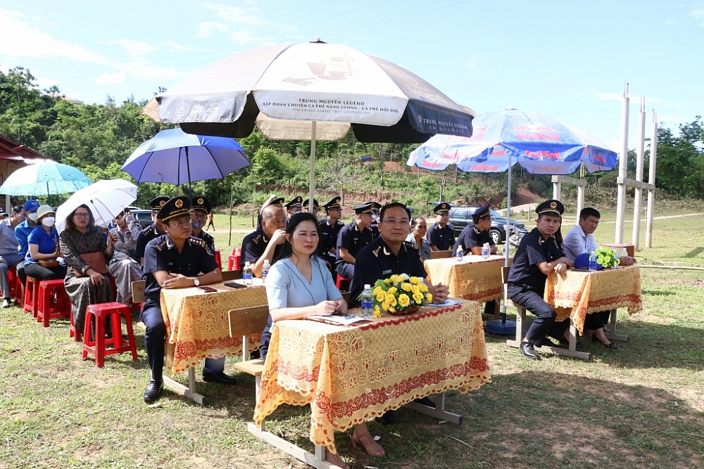 Thanh niên Hải quan Quảng Trị khởi công xây nhà tình nghĩa cho hộ nghèo
