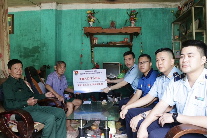 Thanh niên Hải quan Quảng Ninh tri ân các cựu thanh niên xung phong