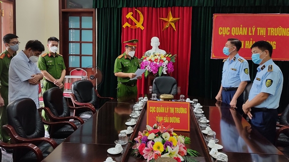 Cơ quan chức năng đọc lệnh khởi tố, bắt giam bị can Nguyễn Thanh Hải.