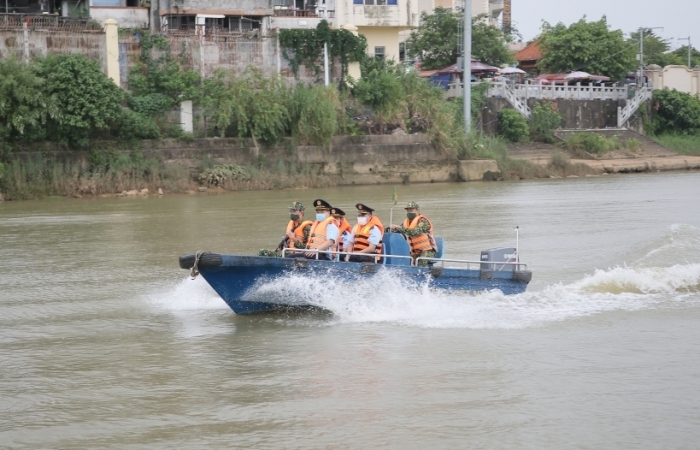 Hải quan-Biên phòng Móng Cái phối hợp tuần tra dọc tuyến sông Ka Long