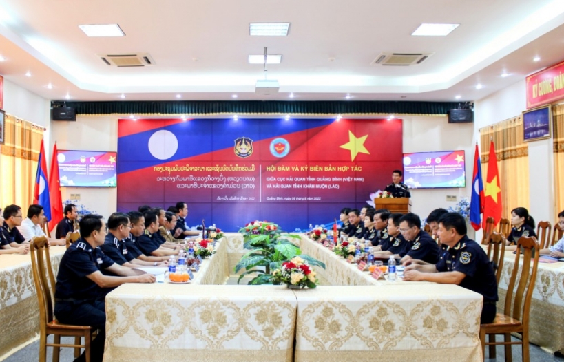Hải quan Quảng Bình-Khăm Muộn ký kết biên bản hợp tác