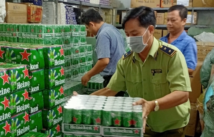 Tiêu hủy 330 thùng bia Heineken nhập lậu