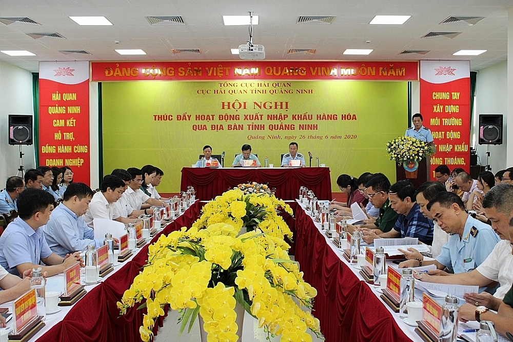 Cuối tháng 6, Hải quan Quảng Ninh tổ chức hội nghị thúc đẩy hoạt động xuất nhập khẩu qua địa bàn. Ảnh: Q.H