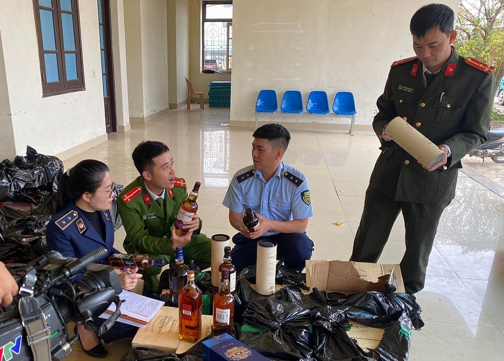 Rượu ngoại do lực lượng chức năng thu giữ tại Quảng Bình. Nguồn Tổng cục QLTT