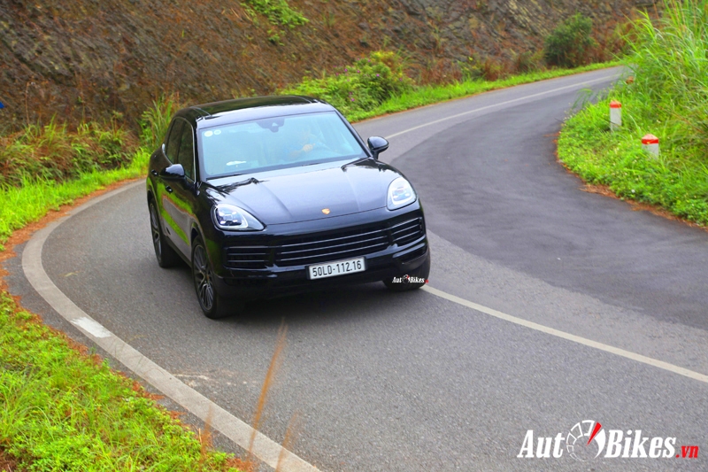 chon 10 toyota vios hay 1 porsche cayenne