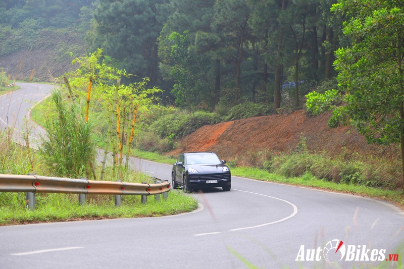 chon 10 toyota vios hay 1 porsche cayenne