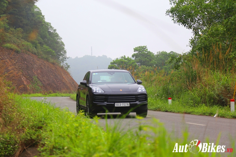 chon 10 toyota vios hay 1 porsche cayenne