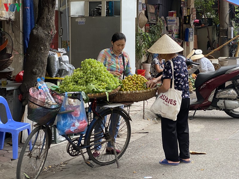 dich covid-19 co nguy co bung phat, nhieu nguoi dan ha noi van tho o hinh 2