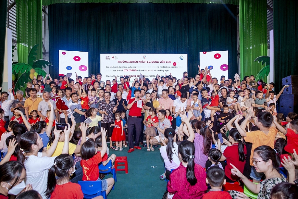 “Sinh con, sinh cha” chia sẻ kiến thức về sức khỏe, hành vi, trí tuệ của trẻ tại Nghệ An