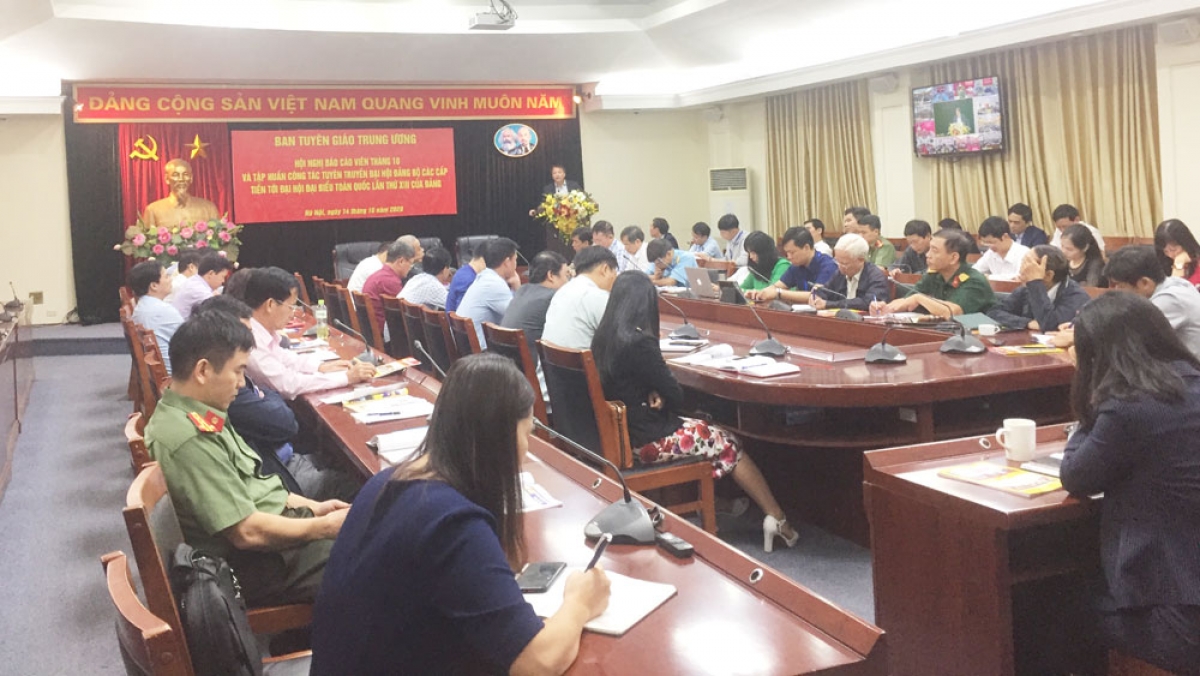 Ban Tuyên giáo Trung ương tổ chức hội nghị báo cáo viên tháng 10 và tập huấn công tác tuyên truyền Đại hội Đảng bộ các cấp tiến tới Đại hội đại biểu toàn quốc lần thứ XIII của Đảng.