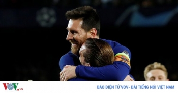 Messi giúp Barca “đè bẹp” Dortmund, Liverpool chia điểm với Napoli
