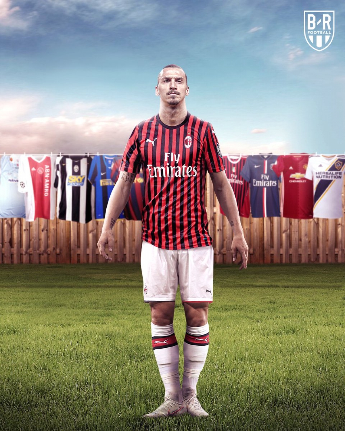 Zlatan Ibrahimovic tái hợp với AC Milan và mang những ngày tháng tươi đẹp trở lại.