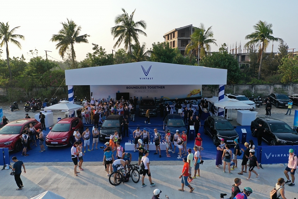 Gần 1.000 người lái thử xe điện VinFast tại VinFast IRONMAN 70.3 Việt Nam 2023