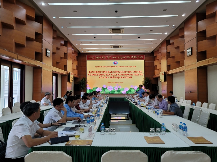 Lãnh đạo tỉnh Đắk Nông làm việc với Tập đoàn Công nghiệp Than - Khoáng sản Việt Nam