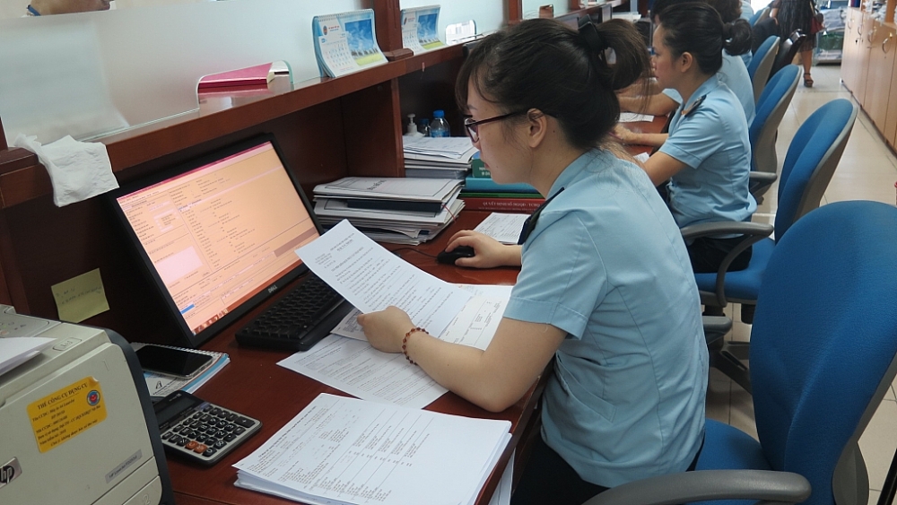 Hoạt động nghiệp vụ tại Chi cục Hải quan cửa khẩu sân bay quốc tế Nội Bài. Ảnh: N.Linh