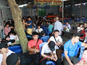Phát hiện 3 nhà hàng ăn ở chùa Hương vi phạm an toàn thực phẩm