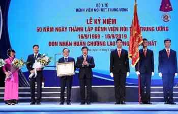 BV Nội tiết Trung ương nhận Huân chương Lao động hạng Nhất