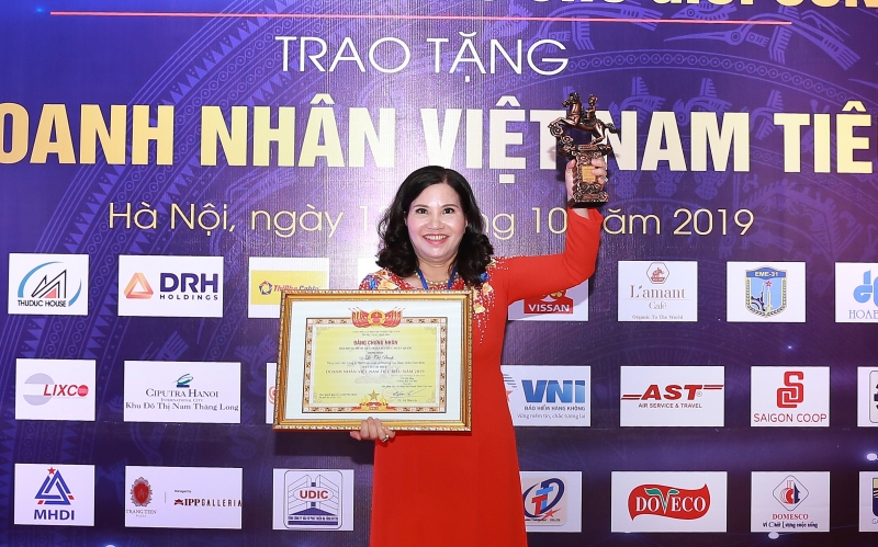 nu doanh nhan thanh cong nho tinh yeu thuoc viet