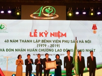 BV Phụ sản Hà Nội nhận Huân chương Lao động hạng Nhất
