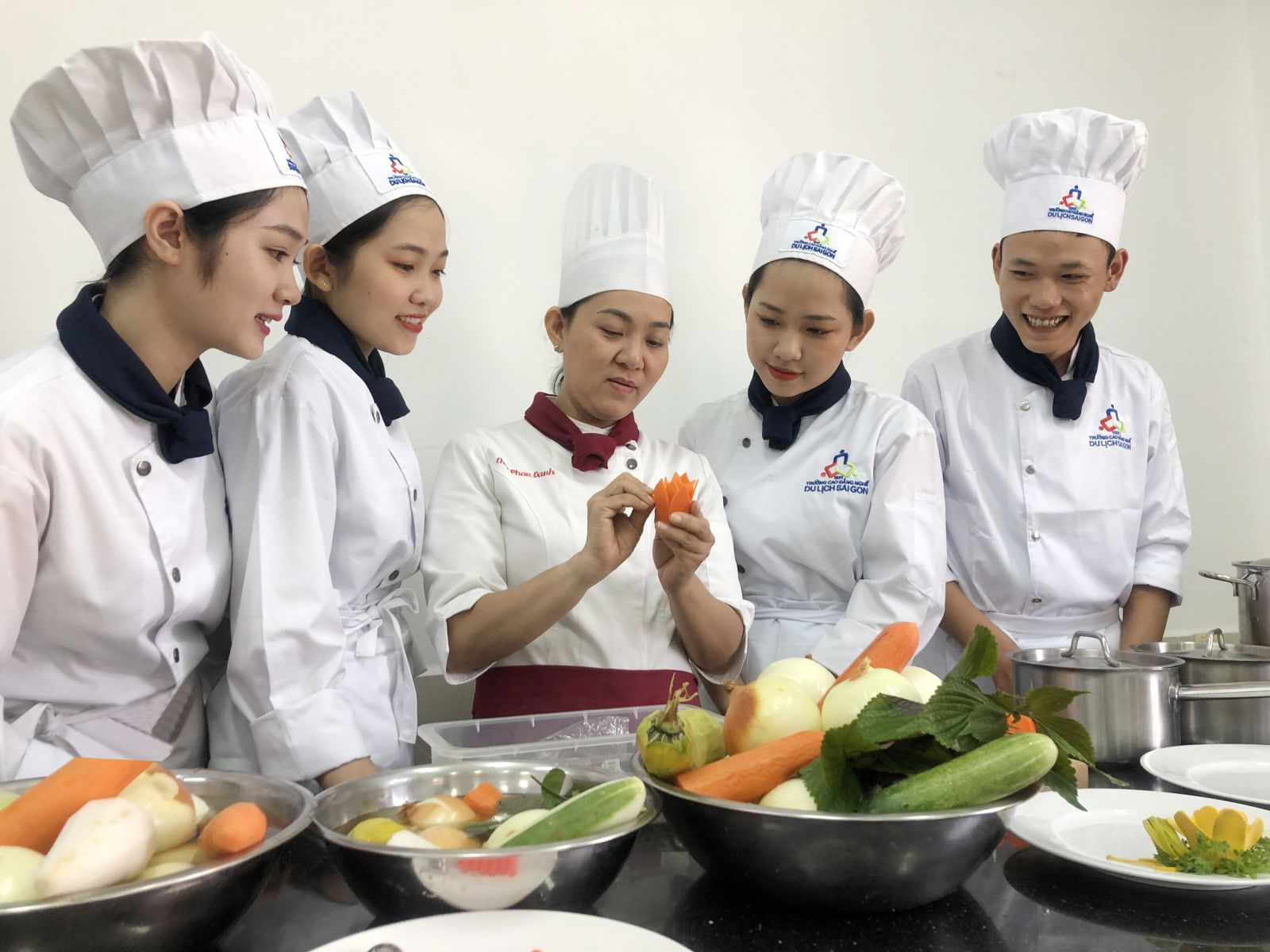 Xây dựng tiêu chí 7 cấp bậc cho đầu bếp Việt Nam
