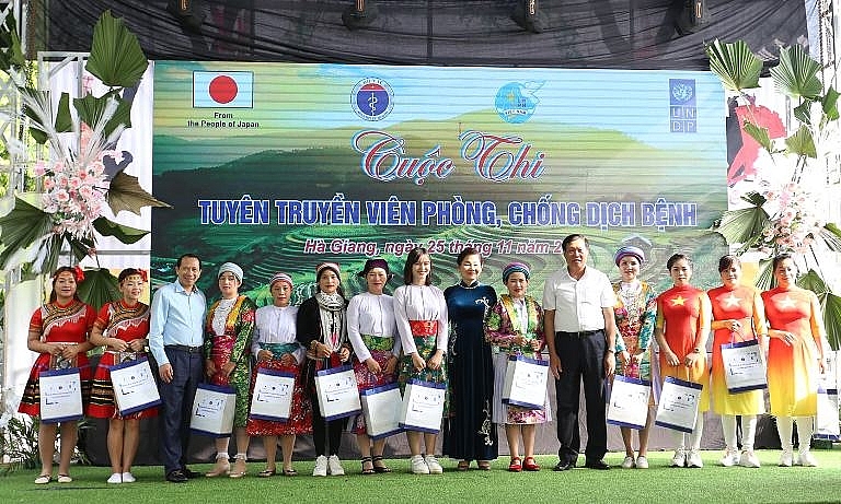 Truyền thông phòng, chống dịch Covid cho các tiểu thương dân tộc thiểu số tại Hà Giang