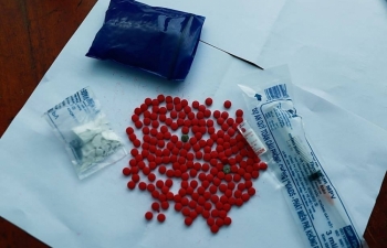 Hà Tĩnh: Bắt đối tượng tàng trữ 200 viên ma túy và heroin