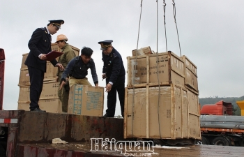Hải quan Lạng Sơn: Đồng hành cùng doanh nghiệp vượt qua khó khăn