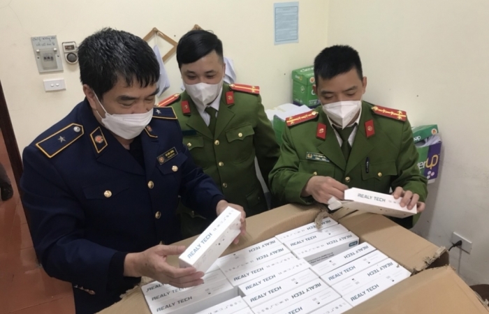 Lạng Sơn: Thu giữ 1.200 bộ kit test nhanh kháng nguyên Covid-19