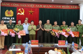 Lạng Sơn: Trao thưởng ban chuyên án bắt giữ 5 đối tượng và 26 bánh heroin
