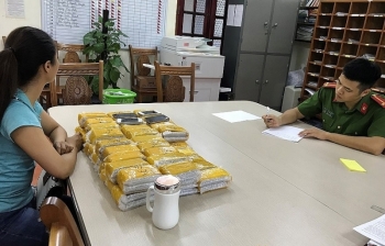 Công an Lạng Sơn thu giữ hơn 200 chiếc điện thoại Iphone