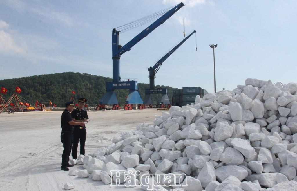 Nghệ An sẽ hỗ trợ kinh phí các hãng tàu, DN vận chuyển bằng container qua cảng Cửa Lò