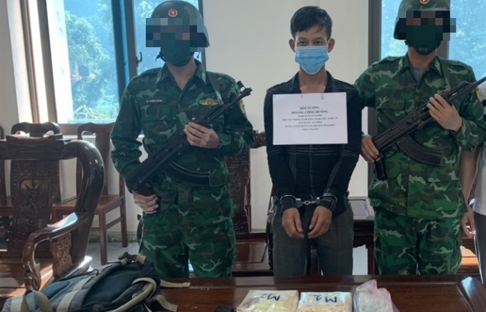 Mang 17.000 USD qua Lào mua ma túy về bán kiếm lời