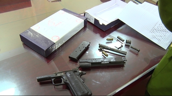 Lạng Sơn: Bắt 2 đối tượng thu giữ 2 bánh heroin và 1 khẩu súng