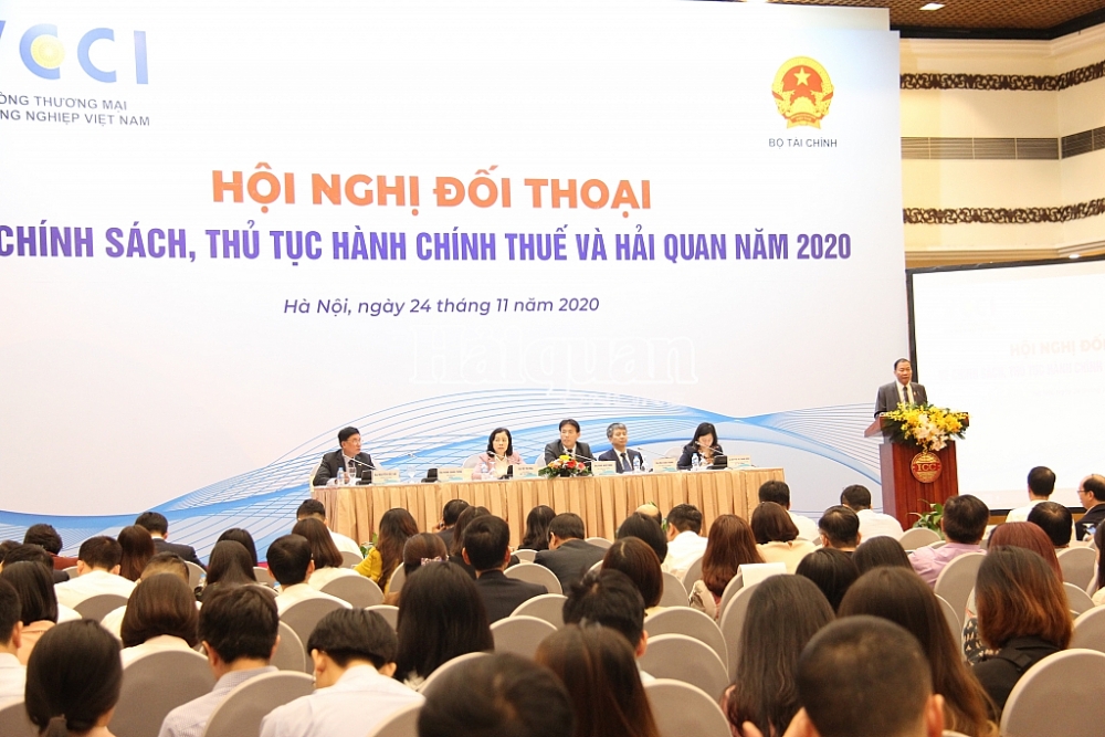 Ông Hoàng Quang Phòng, Phó Chủ tịch VCCI phát biểu tại hội nghị. Ảnh: Thuỳ Linh