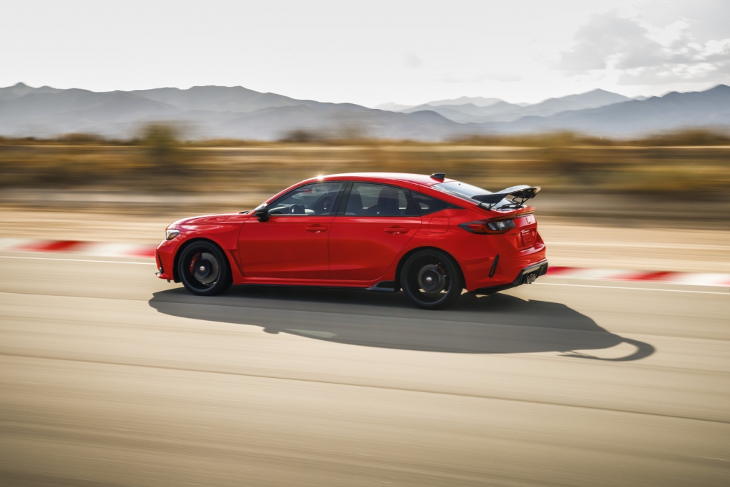 Honda Civic Type R thế hệ thứ sáu có giá 2,399 tỷ đồng Honda Civic Type R thế hệ thứ sáu có giá 2,399 tỷ đồng