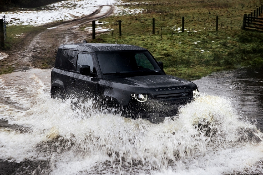 Ra mắt Siêu phẩm off-road Land Rover Defender Works V8 Trophy