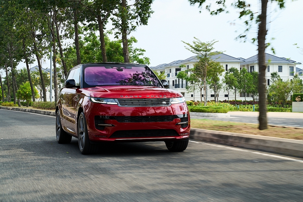 Giá hơn 7,3 tỷ Range Rover Sport có gì cuốn hút?