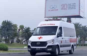 Tập đoàn Thành Công trao tặng 10 xe Solati cứu thương cho các cơ sở y tế chống dịch Covid-19