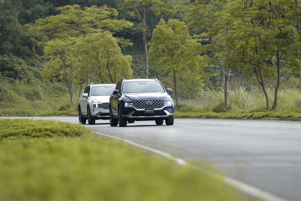 Hyundai Santa Fe 2021 ra mắt có 6 phiên bản với giá 1,030 tỷ đồng