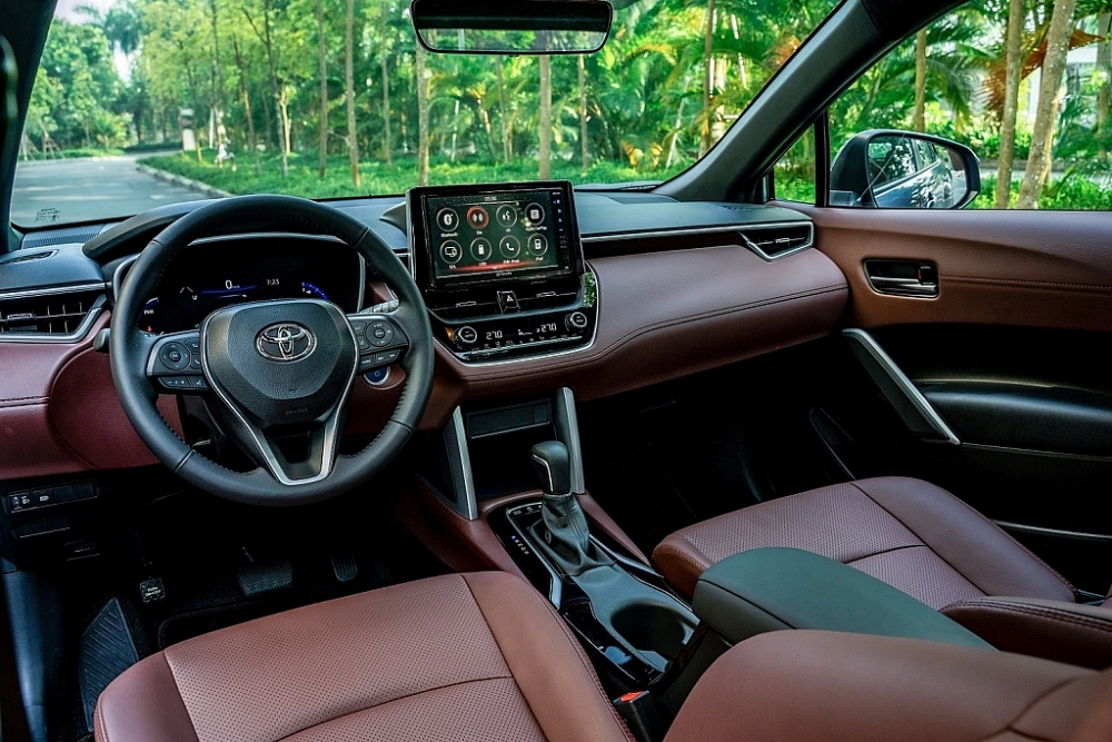 Lần đầu tiên xuất hiện, Toyota Corolla CROSS có giá từ 720 triệu