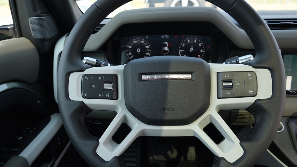 Hé lộ những hình ảnh đầu tiên của mẫu xe Land Rover Defender mới