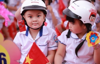 Honda Việt Nam tiếp tục trao tặng Mũ bảo hiểm cho học sinh lớp một toàn quốc năm học 2019-2020